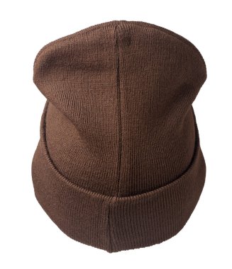 Örülmüş kahverengi şapka, beyaz bir arka planda izole edilmiş. Sıradan bir tarz için moda şapka aksesuarı.