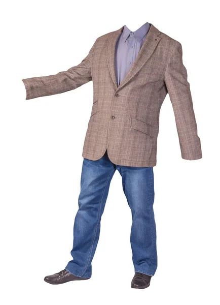 男性用ボタンライトブラウンのジャケット 男性用ブルーのジーンズ レザーブラックのシューズ 白を基調としたパープルグレーのシャツ — ストック写真