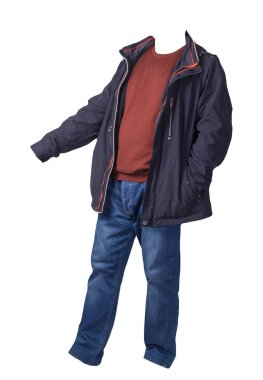 Mavi ceket, koyu kırmızı kazak ve beyaz arka planda izole edilmiş kot pantolon. Sıradan moda kıyafetleri.