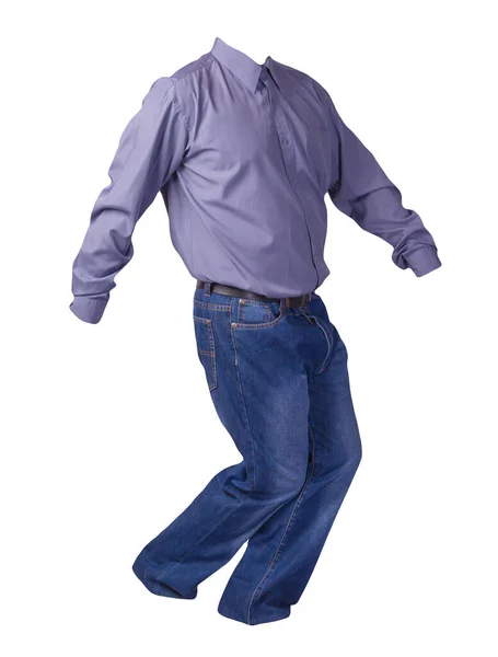 소매와 청바지를 남성의 보라색 셔츠는 배경에 고립되어 평상복 — 스톡 사진