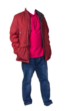 Kırmızı ceket, kırmızı gömlek ve beyaz arka planda izole edilmiş mavi kot pantolon. Sıradan moda kıyafetleri.