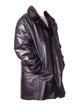 Deri erkek koyun derisi ceket, mavi beyaz süveter, beyaz arka planda izole. Kürklü siyah deri erkek ceketi.