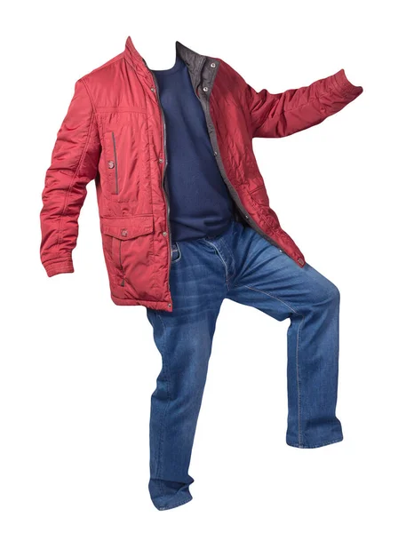白を基調とした赤いジャケットと青いセーターと青いジーンズ カジュアルファッションの服 — ストック写真