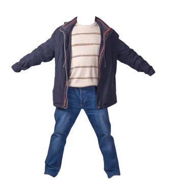 Fermuarlı mavi ceket, bej kahverengi kazak ve beyaz arka planda izole edilmiş mavi kot pantolon. Sıradan moda kıyafetleri.