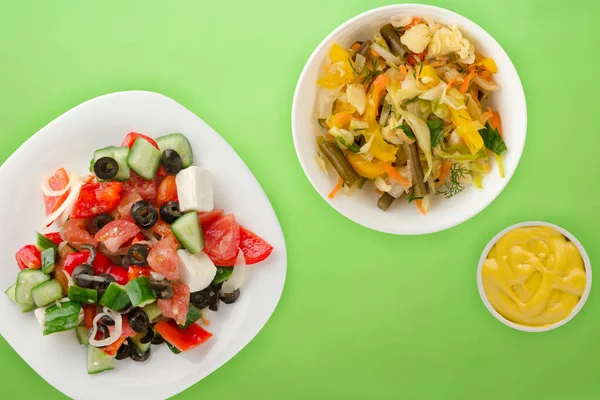 Salada Grega Contexto Visco Salada Grega Uma Vista Superior Chapa — Fotografia de Stock