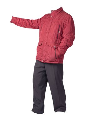 Beyaz arka planda, kırmızı ceketli ve siyah pantolonlu erkekler. Erkek sonbahar kıyafetleri.