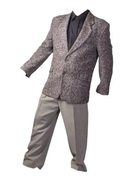 Erkek gri ceket, siyah gömlek ve beyaz arka planda izole edilmiş açık gri pantolon. resmi takım