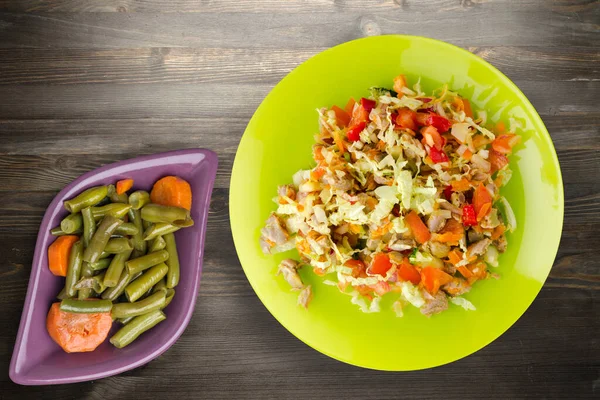 Salade Avec Des Estomacs Poulet Aux Légumes Carottes Oignons Poivrons — Photo