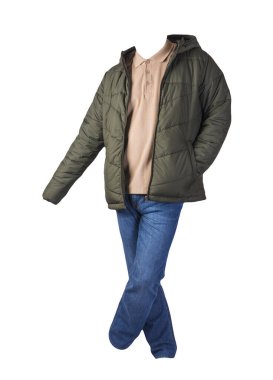 Fermuarlı hakki ceket, bej gömlek ve beyaz arka planda izole edilmiş mavi kot pantolon. Sıradan moda kıyafetleri.