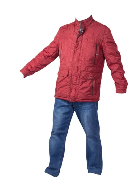 红色男式夹克和蓝色牛仔裤隔离在白色的背景上 休闲装 — 图库照片