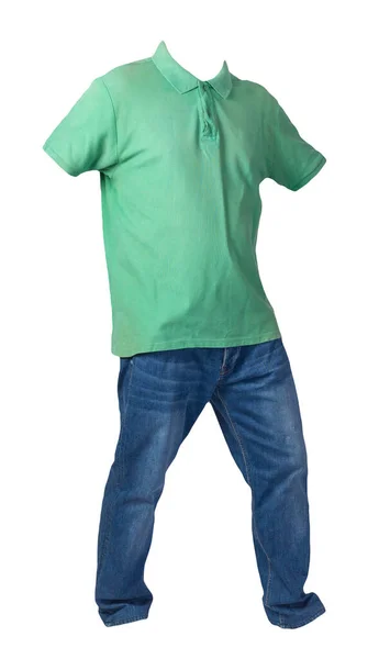 Męska Zielona Koszulka Zapiętymi Kołnierzykami Niebieskimi Dżinsami Odizolowana Białym Tle — Zdjęcie stockowe