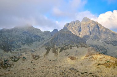 sonbahar dağ manzarası. 