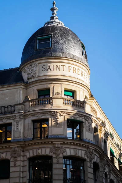 Gebouw Saint Freres — Stockfoto