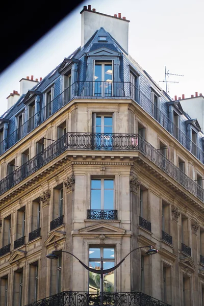 Typische Parijse architectuur — Stockfoto