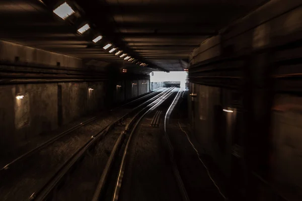 Strax ut ur tunneln — Stockfoto