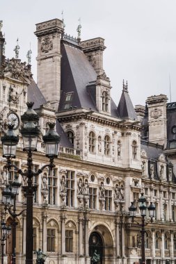Paris Kalesi 'nin mimarisi.