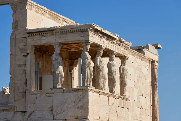 Erektez, hem Athena hem de Poseidon 'a adanmış Yunanistan' ın Atina Akropolü 'nün kuzey tarafındaki antik bir Yunan tapınağıdır..