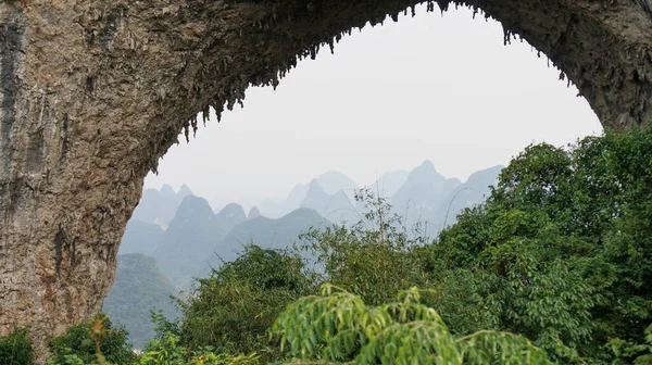 Bela Paisagem Com Montanhas Rochas Yangshuo Guilin China — Fotografia de Stock