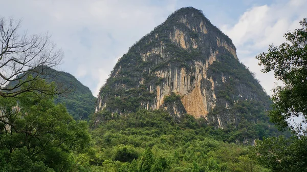 Hegy Yangshuo Megyében Útban Moon Hill Guilin Guangxi Zhuang Autonóm — Stock Fotó