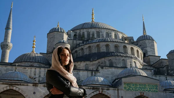 Žena Mešita Sultanahmet Blue Istanbulu Turecku — Stock fotografie