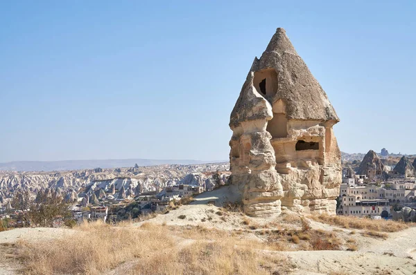 Пейзаж Древним Пещерным Домом Скале Каппадокия Турция — стоковое фото