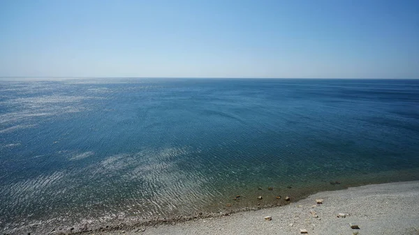 ロシアの夏の日の穏やかな黒海の風景の空中パノラマ — ストック写真