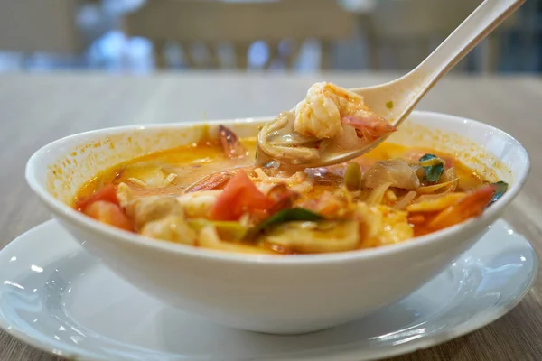 Sopa Caliente Tom Yum Kung Con Camarones Restaurante Tailandés Bangkok — Foto de Stock