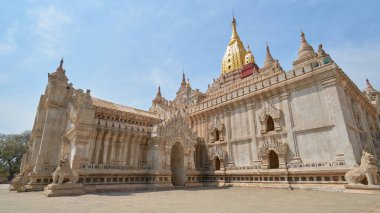 Ananda tapınağı Bagan, Myanmar, Burma 'daki en ünlü ve en güzel tapınaklardan biridir..                                      