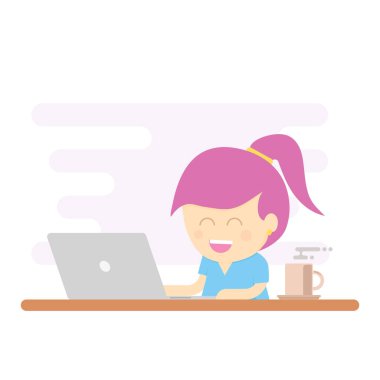 Çalışırken dizüstü bilgisayar kullanan kız gülümsemesi