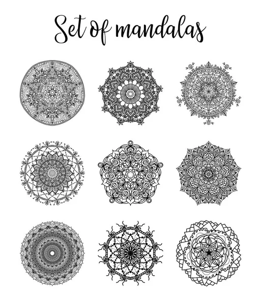 Set de mandalas para colorear libro. Adornos decorativos redondos — Archivo Imágenes Vectoriales