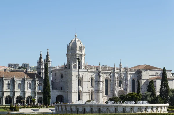 Lisboa, Portugal: 17 de julho de 2016: Mosteiro dos Jerónimos — Fotografia de Stock