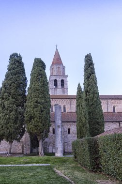 Dış görünümü antik kilise