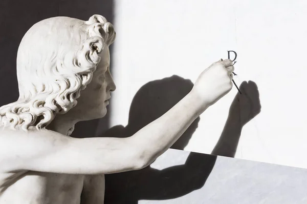 Forli Italië Februari 2018 Standbeeld Van Een Engel Schrijven Letter — Stockfoto