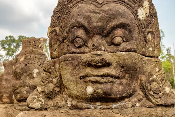 Gesicht des Steinriesen, angkor thom, Kambodscha — Stockfoto