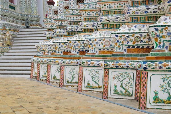 Szczegóły ornament Wat Arun, Bangkok, Tajlandia — Zdjęcie stockowe