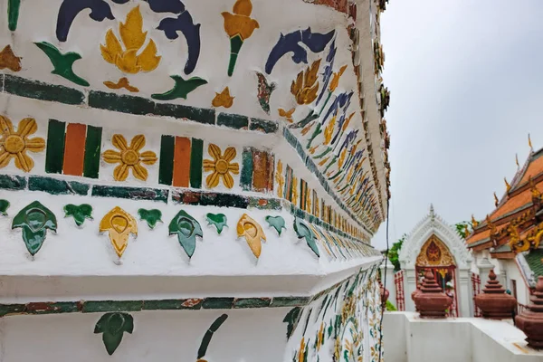 Närbild dekoration av Wat Arun, Bangkok, Thailand — Stockfoto