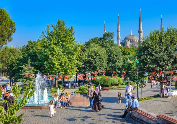 뒤에, 터키 공원과 블루 모스크의 보기 — 스톡 사진