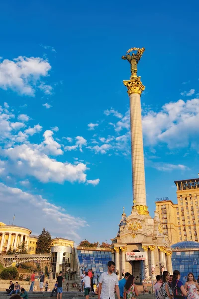 Monumento a la independencia en Kiev, Ucrania — Foto de Stock