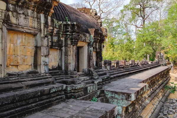 Baphuon Temple in Angkor Complex, Cambodia — Stock Photo, Image