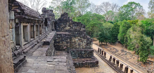 Baphuon templom komplex Angkorban, Kambodzsa ÉNy — Stock Fotó