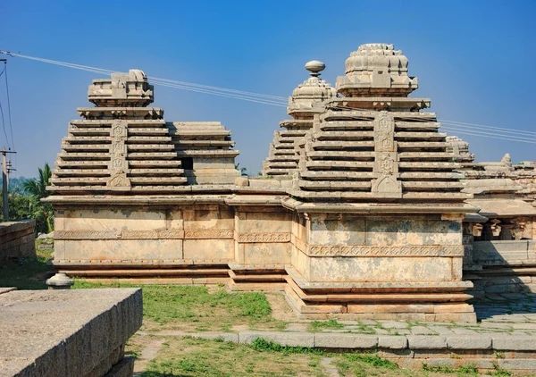 Ruínas antigas na colina Hemakuta, Hampi, Índia — Fotografia de Stock