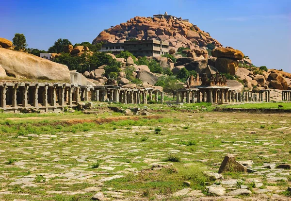 Αρχαία ερείπια στον Κρίσνα παζάρι στην Hampi, Ινδία — Φωτογραφία Αρχείου