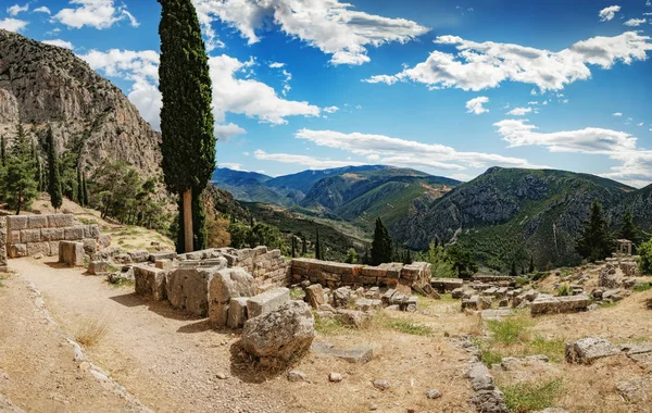 Hillside археологічних розкопок в Греції Delphi, — стокове фото