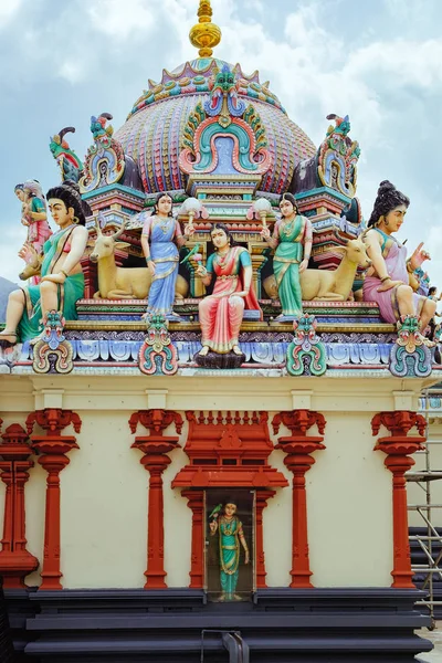Srí Mariamman Hindu templomban, Chinatown, Szingapúr — Stock Fotó