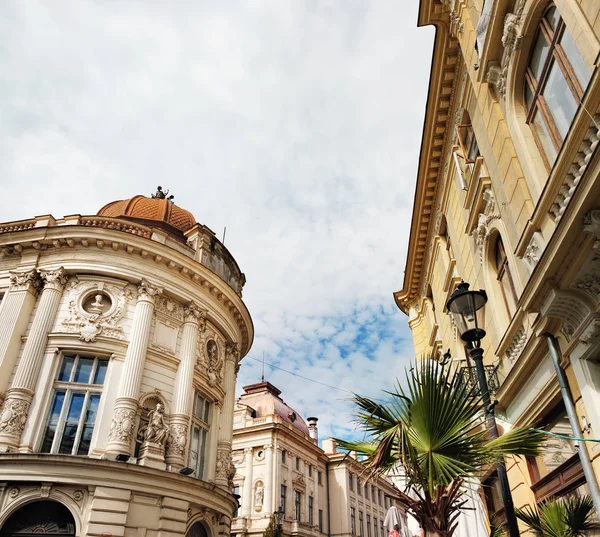 Casas antiguas en Bucarest, Rumania . — Foto de Stock