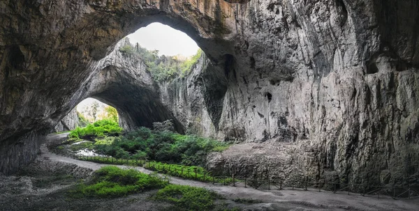 Devetashka grot interieur, Lovech stad, Bulgarije — Stockfoto