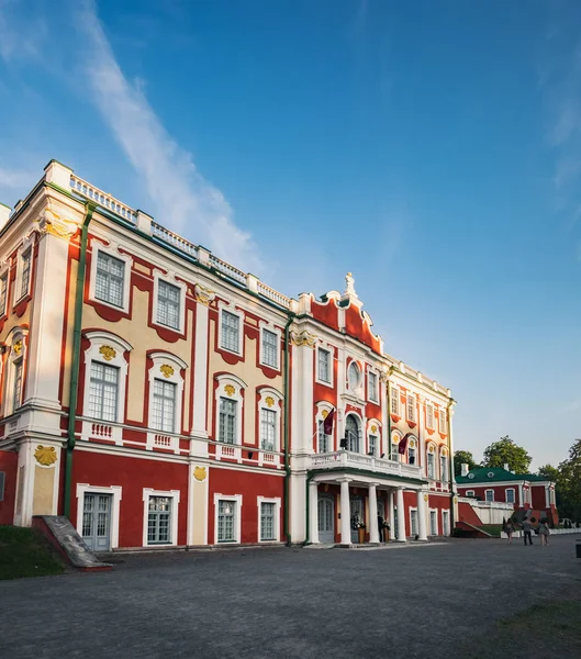 Palacio Kadriorg en Tallin, Estonia — Foto de Stock