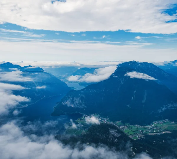 Lago Hallstatt en Salzkammergut, Austria — Foto de Stock