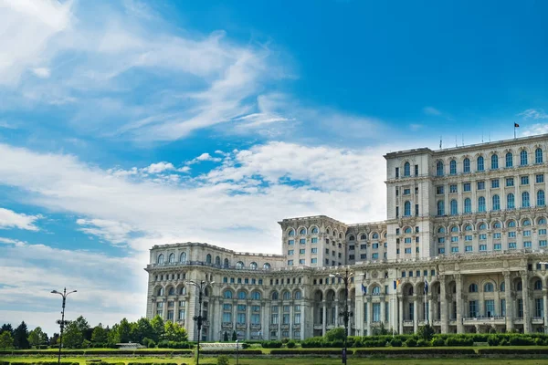 Palacio Del Parlamento Bucarest Rumania 235 239 235 235 235 — Foto de Stock