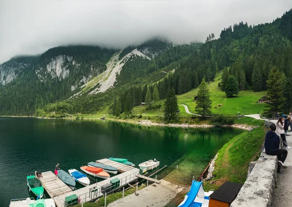 Gosauseen Austria Agosto 2019 Gente Visita Disfruta Los Alpes Austríacos — Foto de Stock